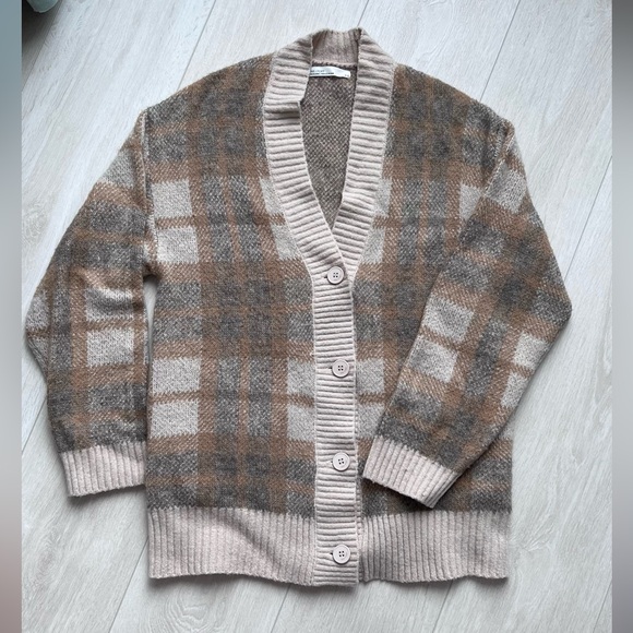 OAK + FORT Fuzzy Oversized Plaid Cardigan - Picture 4 of 8